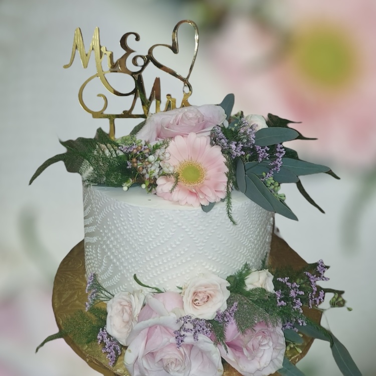 SINGLE TIER WEDDING CAKE